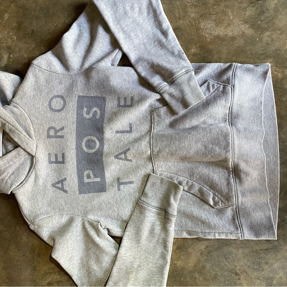 Aeropostale Light Gray Sweatshirt